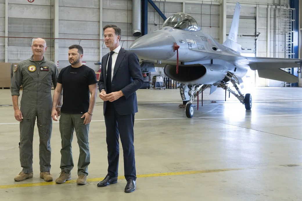 СМИ раскрыли, когда Украина сможет получить первые истребители F-16