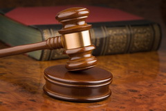 Управлять транспортным средством по подложному водительскому удостоверению противозаконно