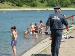 Ситуацию на водных объектах в Мысках контролируют специально созданные мобильные группы