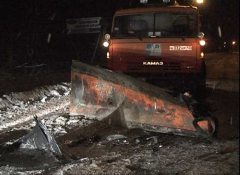 В Кемерово произошло столкновение легкового автомобиля и снегоуборочной машины
