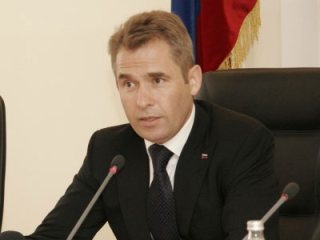 Уполномоченный при президенте РФ по правам ребенка Павел Астахов поблагодарил губернатора А.Г.Тулеева за поддержку арктической экспедиции