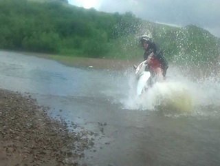 В Юрге подростки утопили в Томи похищенный мопед