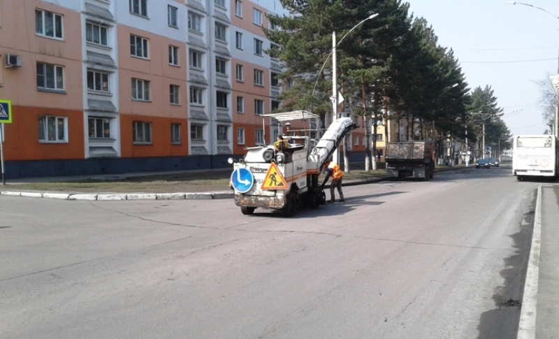 В Мысках стартовал сезон ямочного ремонта