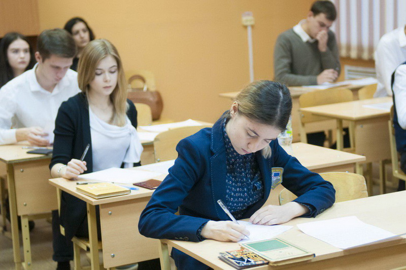6 декабря 11 тысяч кузбасских одиннадцатиклассников написали итоговое сочинение 