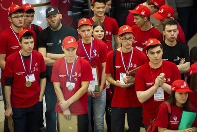 Сергей Цивилев поздравил победителей и призеров чемпионата «Молодые профессионалы»