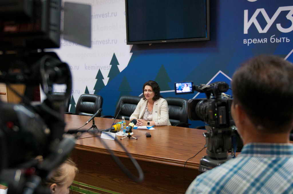 Елена Пахомова: «Мы гордимся достижениями, которые происходят в сфере образования»
