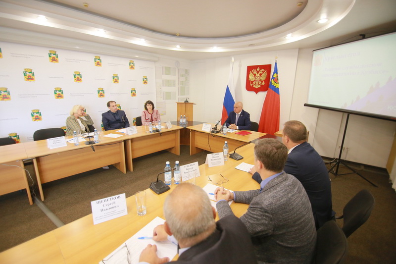 Развитие службы детской онкогематологии в Кузбассе обсудили в Новокузнецке