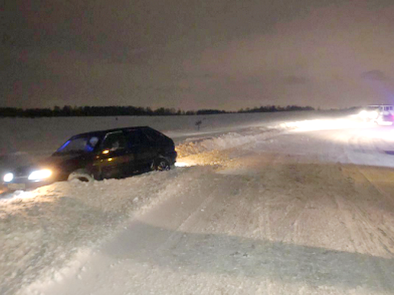 В Новокузнецком районе полицейские помогли автомобилисту