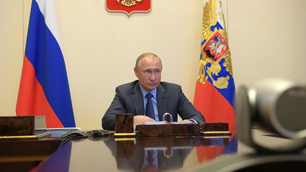 Путин поручил создать национальную базу генетических данных