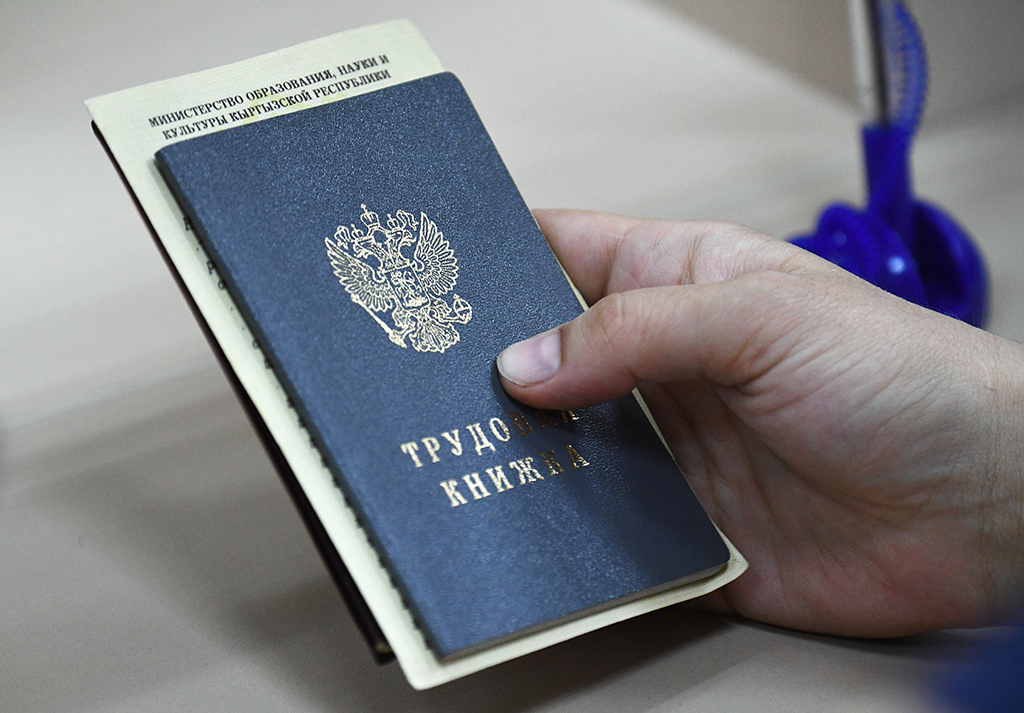 Трудовая инфекция: работники втрое чаще жалуются на нарушения прав