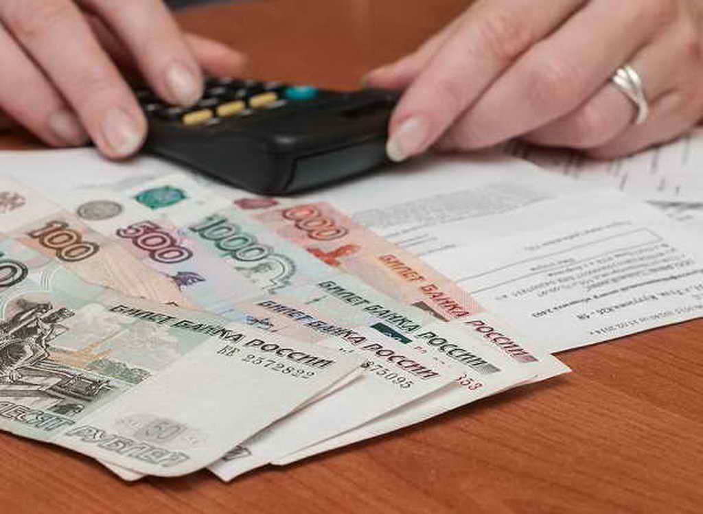 1185 выпускников Кузбасса получили материальную помощь в размере 10 тысяч рублей