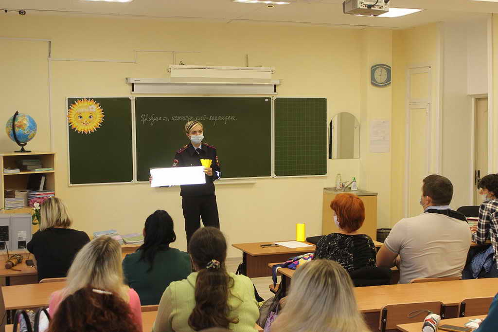 В Юрге инспекторы ГИБДД приняли участие в родительском собрании