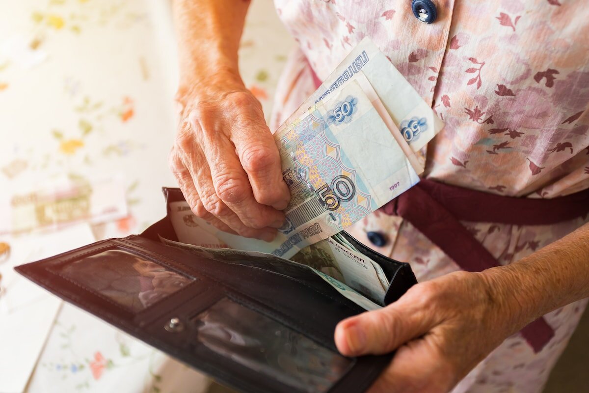 Незнание плюс доверчивость: то, что лишает денег наших пенсионеров