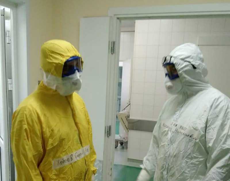 Столичные врачи, приехавшие в Кузбасс, уже влились в рабочий процесс ковидных госпиталей на базе Кузбасской клинической больницы имени С.В. Белева и Новокузнецкой городской клинической больницы № 1