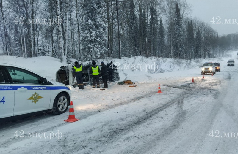 В Новокузнецком районе устанавливают обстоятельства ДТП с участием автобуса
