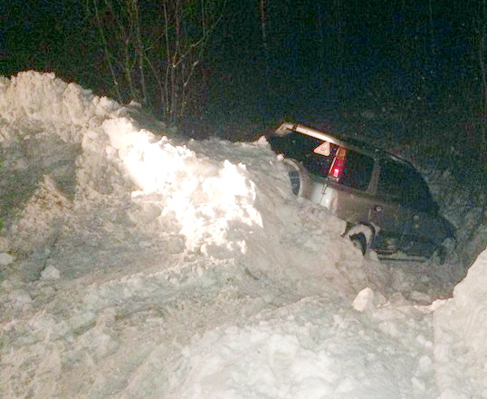 В Кузбассе сотрудники ГИБДД помогли автомобилистам 