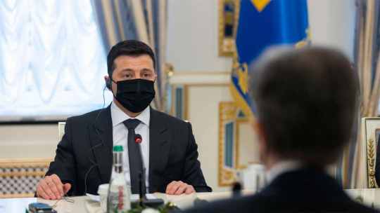 Зеленский ответил на слова Путина «терпи, моя красавица» Зеленский ответил на слова Путина «терпи, моя красавица»