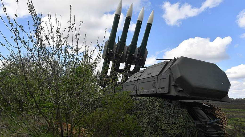Российские средства ПВО сбили украинский самолет Су-27