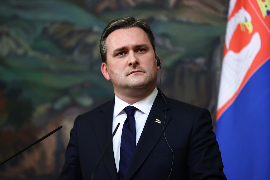 Сербия пообещала не идти против России