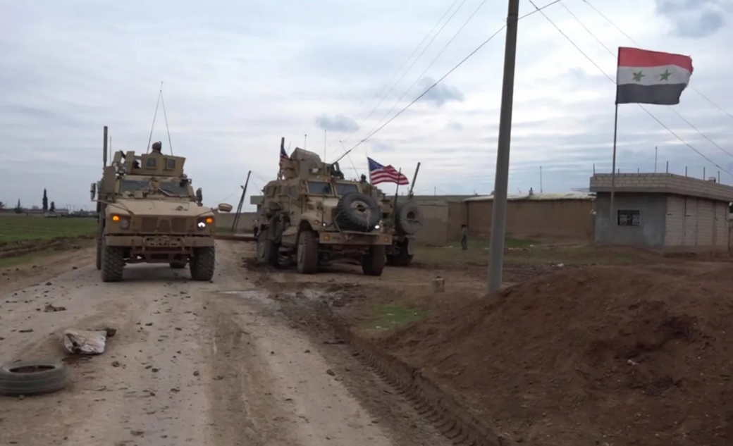 Сирийские военные не пропустили колонну американской техники
