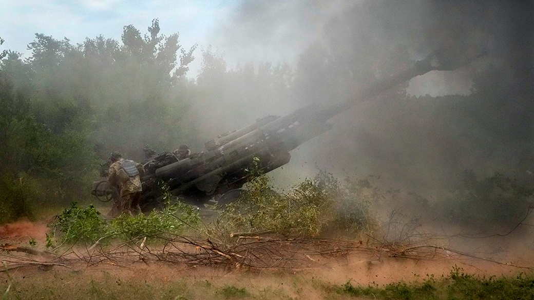 Украинские военные все чаще применяют западные артиллерийские системы Украинские военные все чаще применяют западные артиллерийские системы