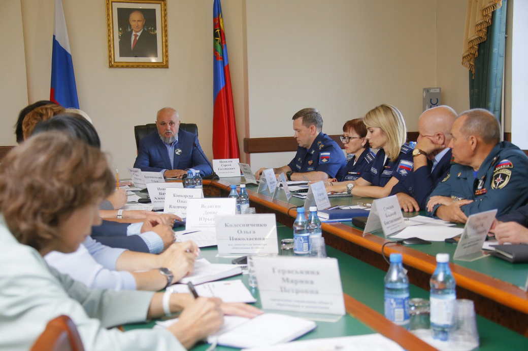 С 1 сентября в КуZбассе во всех образовательных учреждениях вводится программа патриотического воспитания