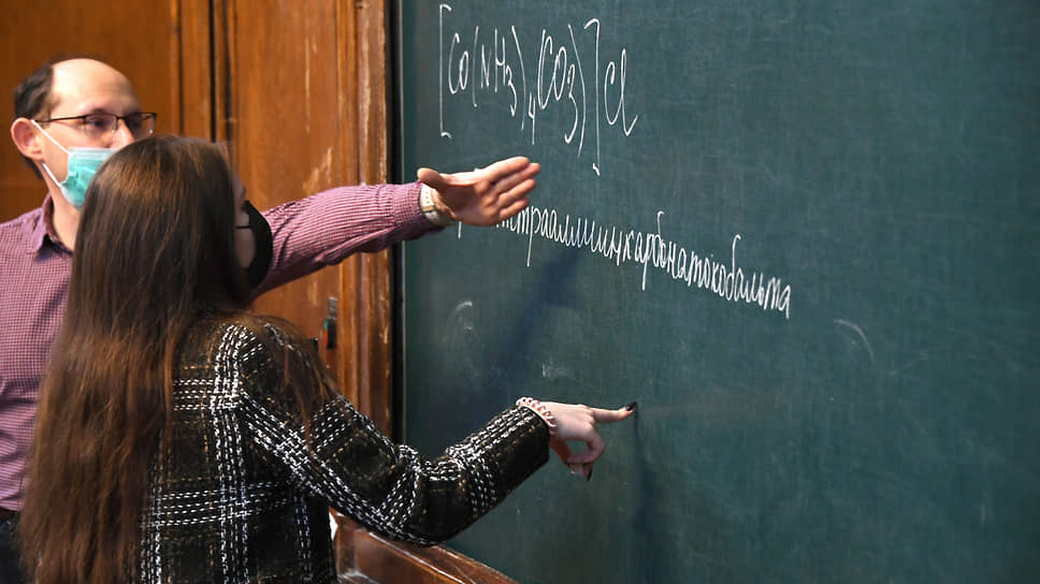 Вузы обяжут заключать контракты на преподавание от трех лет