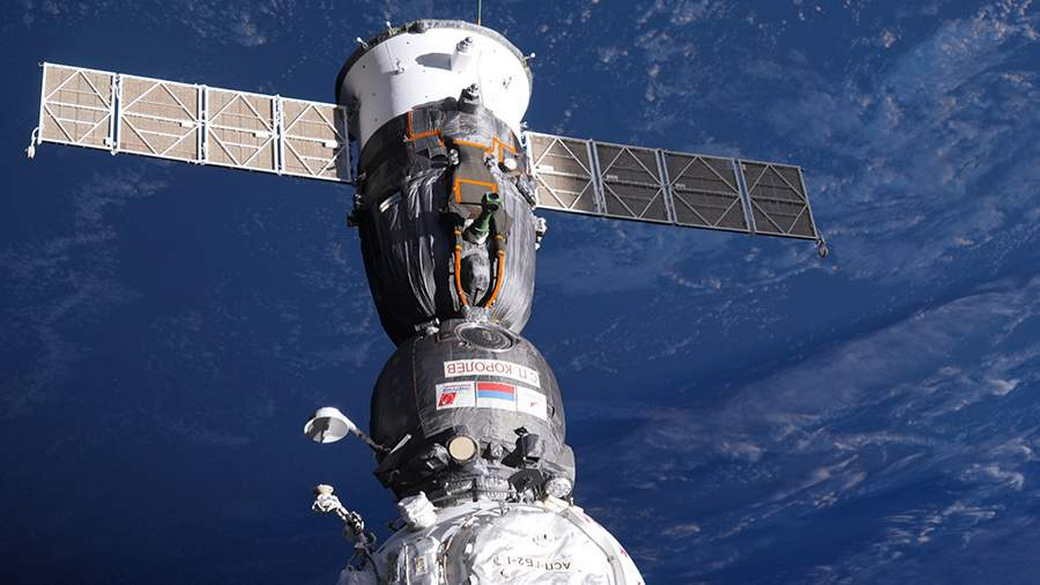 Источник: температура в «Союзе МС-22» за сутки поднялась до 50 градусов