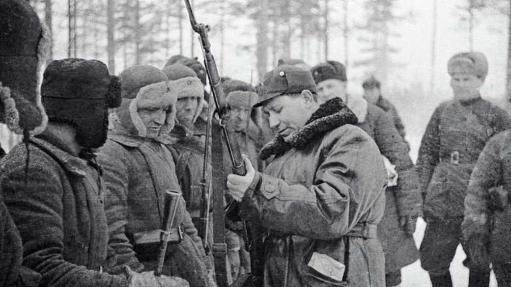 В СВР рассказали, как Британия и Франция хотели ударить по СССР в 1940 году