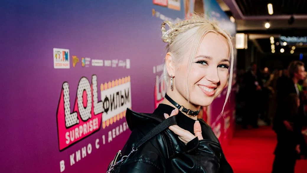 Клава Кока стала ведущей новогоднего Comedy Club