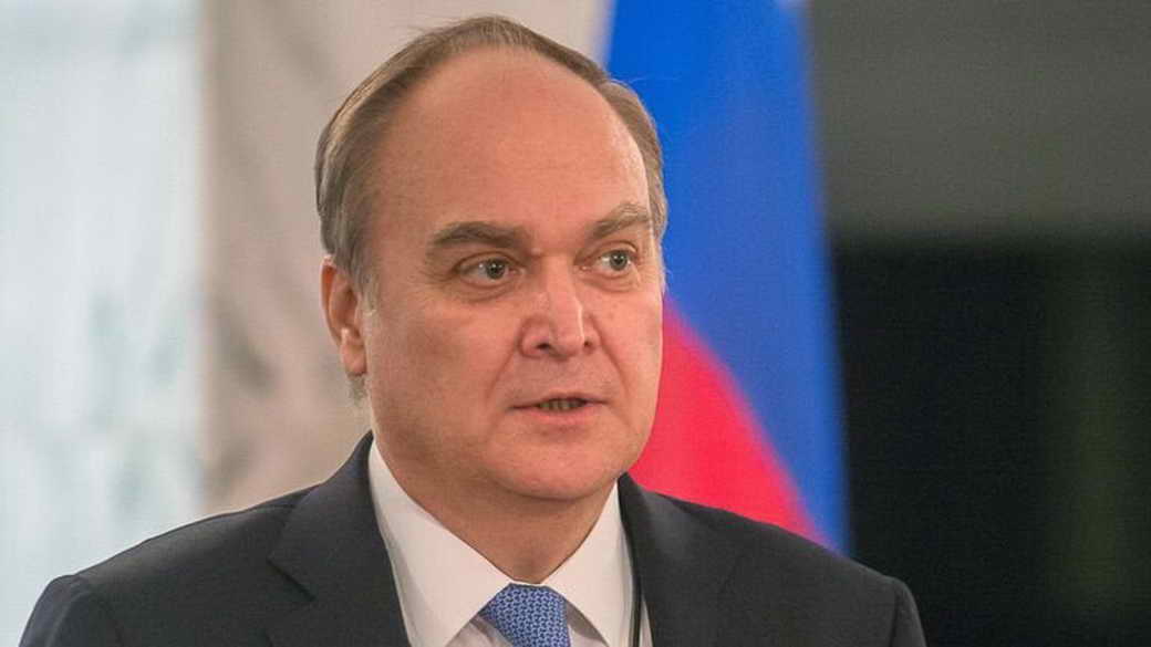 Антонов заявил о подстрекательстве США Украины поставками оружия