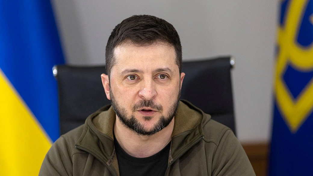Зеленский заявил о жесткой для ВСУ ситуации под Артемовском и Угледаром
