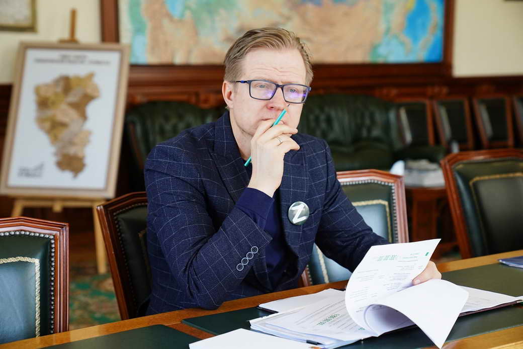 Губернатор КуZбасса провел рабочую встречу с новым руководителем КАО «Азот» Губернатор КуZбасса провел рабочую встречу с новым руководителем КАО «Азот»