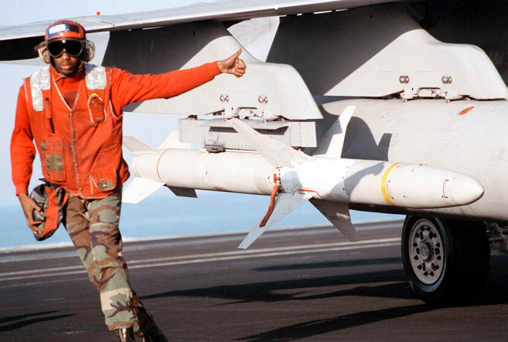 Угроза с воздуха: могут ли американские F-16 воевать против российских Су-35 и Су-57 Угроза с воздуха: могут ли американские F-16 воевать против российских Су-35 и Су-57