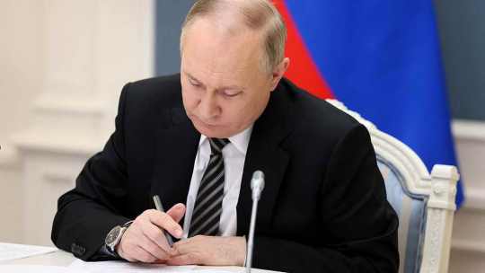 Путин учредил медаль «За храбрость» Путин учредил медаль «За храбрость»