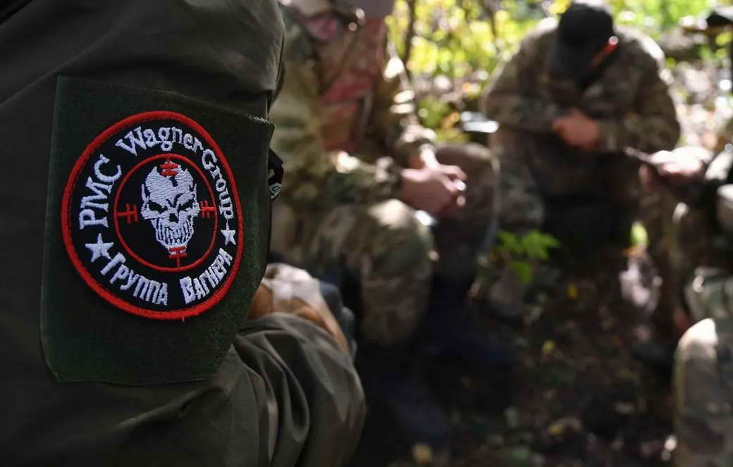 Бойцы «Вагнера» впервые показали склады с советским оружием под Соледаром