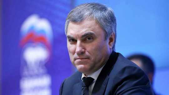 Володин предложил запретить транзит польских фур через Россию Володин предложил запретить транзит польских фур через Россию