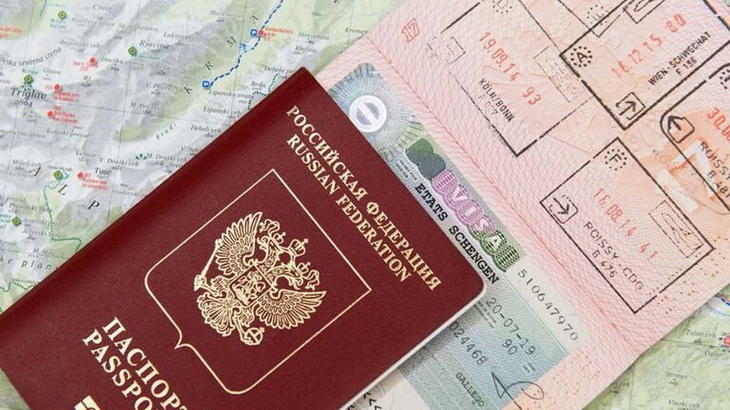 Родственникам чиновников могут запретить выезд в недружественные страны