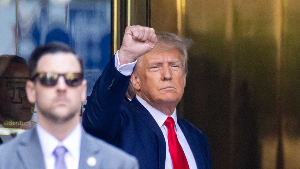 Трамп отреагировал на новые обвинения Минюста США Трамп отреагировал на новые обвинения Минюста США