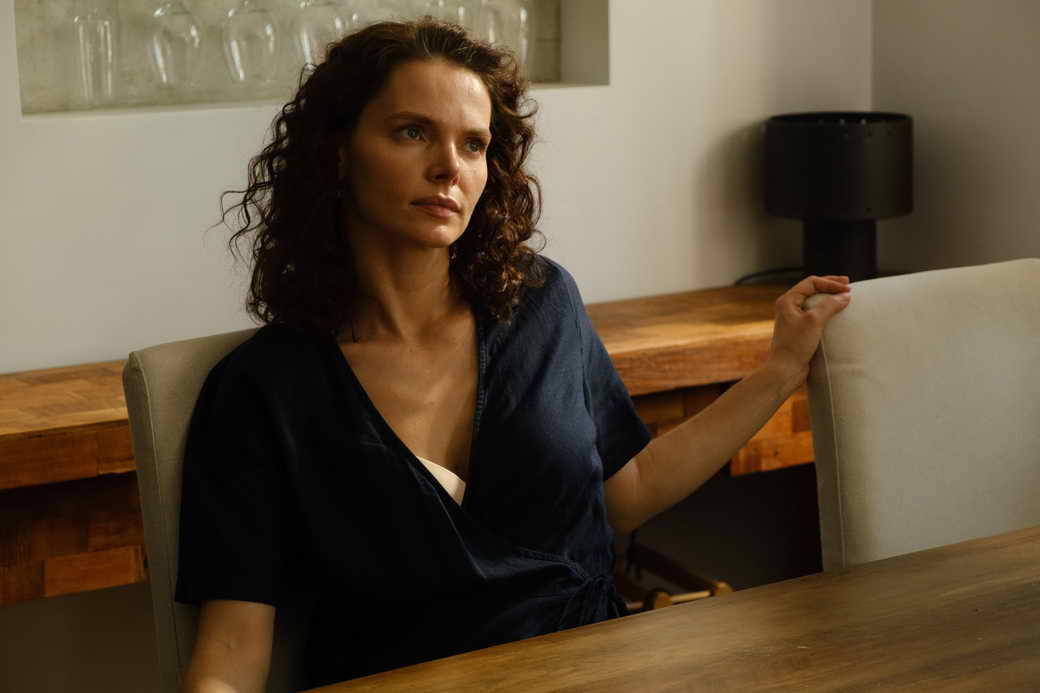 Боярская и Варнава играют мам подростков в сериале: первые кадры