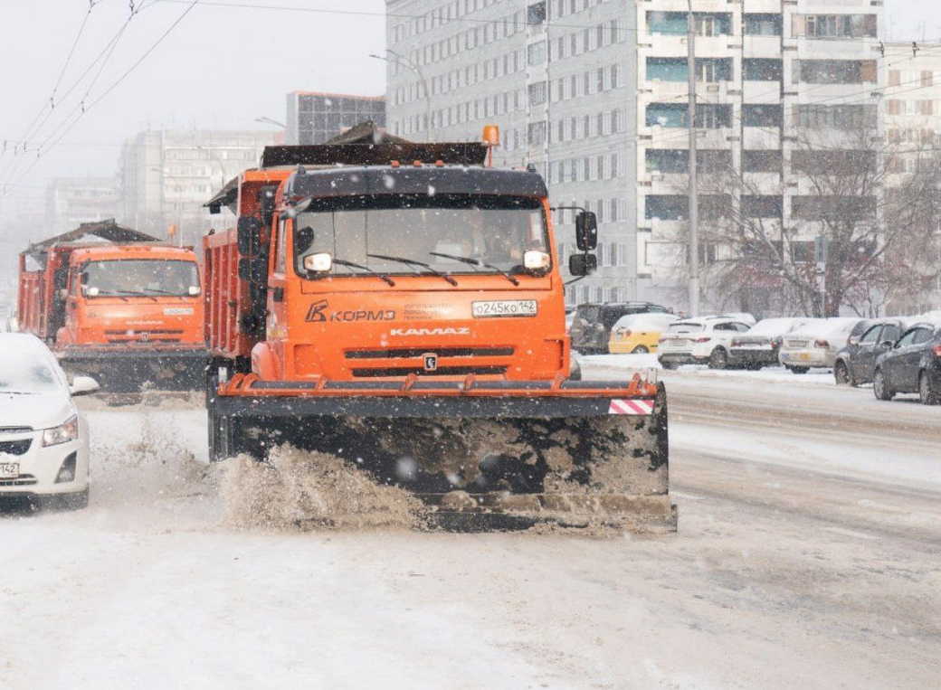 Сергей Цивилев: дороги КуZбасса чистят от снега почти 1,5 тысячи машин спецтехники
