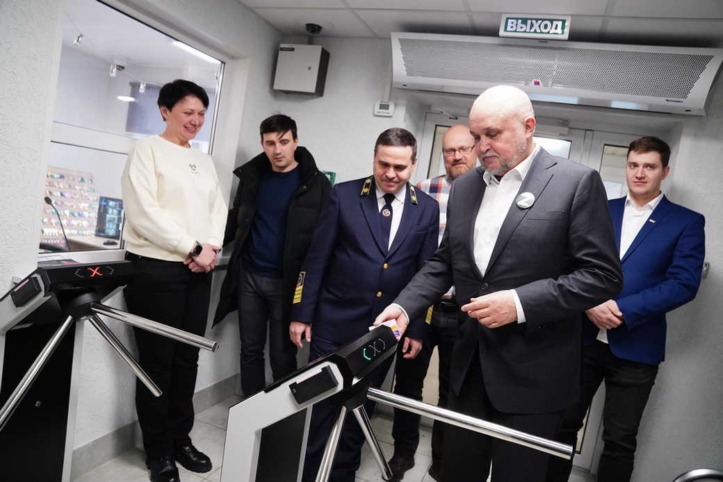 Сергей Цивилев проинспектировал, как студенты КузГТУ обустроились в обновленном общежитии Сергей Цивилев проинспектировал, как студенты КузГТУ обустроились в обновленном общежитии