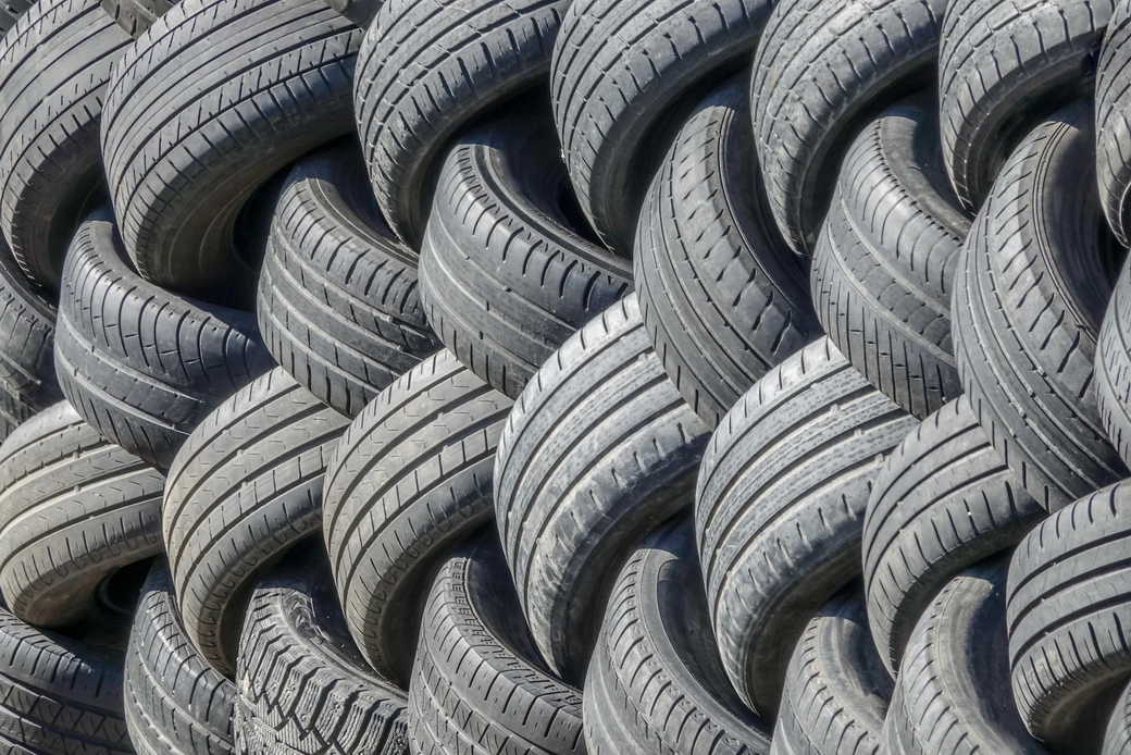 Минприроды предложило ужесточить экосбор для импортеров шин и упаковки