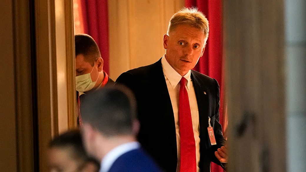 Песков объяснил свои слова о нахождении России в состоянии войны