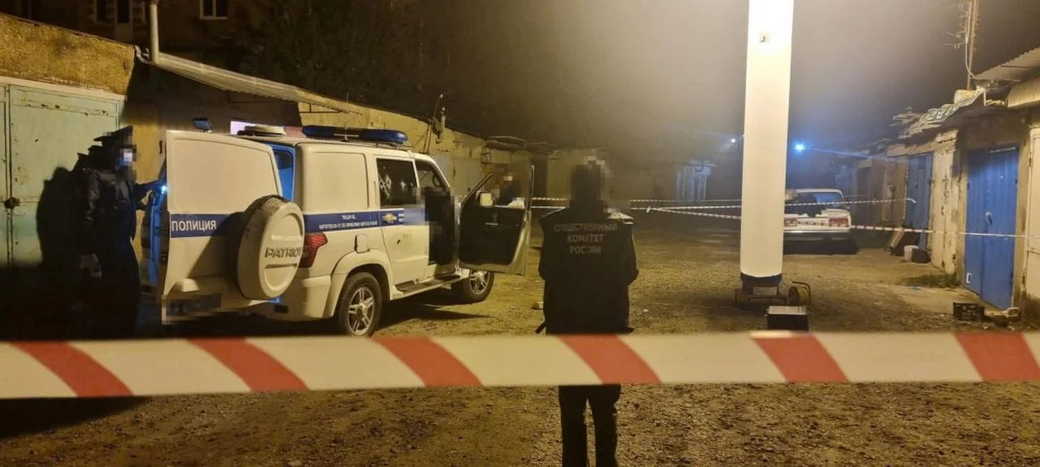 Двое сотрудников полиции погибли и один ранен в результате нападения в Карачаевске