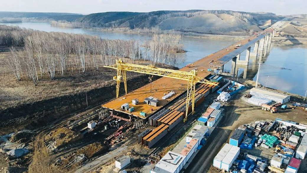 В КуZбассе стартовал девятый этап надвижки пролетов моста через реку Томь