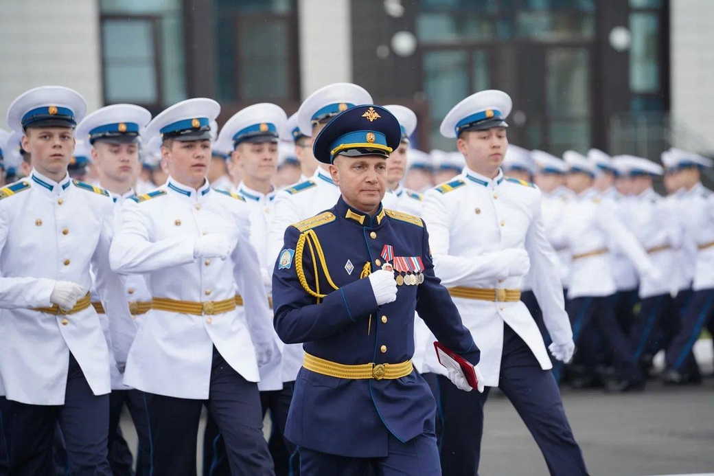 Илья Середюк поздравил воспитанников и педагогов Президентского кадетского училища с юбилеем учреждения и первым выпуском Илья Середюк поздравил воспитанников и педагогов Президентского кадетского училища с юбилеем учреждения и первым выпуском