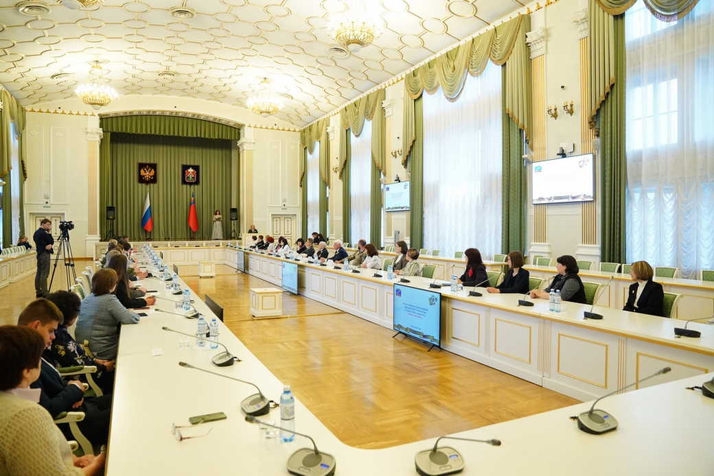 В КуZбассе отметили школьников и студентов, проводящих архивную работу в регионе