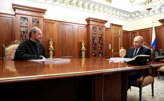Владимир Путин: Встреча с руководителем фонда «Круг добра» протоиереем Александром Ткаченко Владимир Путин: Встреча с руководителем фонда «Круг добра» протоиереем Александром Ткаченко