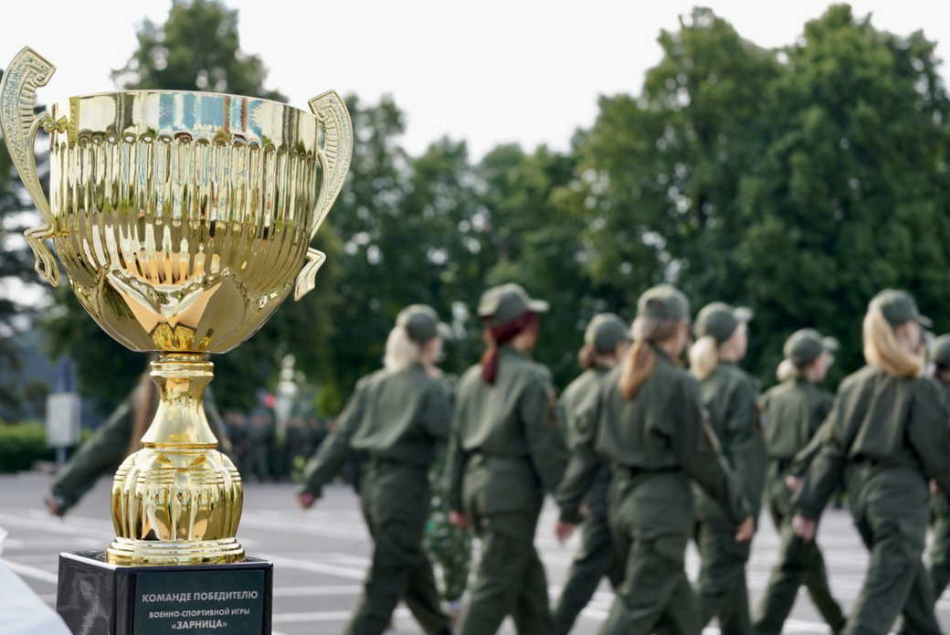 200 кузбассовцев в возрасте от 14 до 18 лет заехали на вторую военно-полевую смену «Время юных героев» 200 кузбассовцев в возрасте от 14 до 18 лет заехали на вторую военно-полевую смену «Время юных героев»